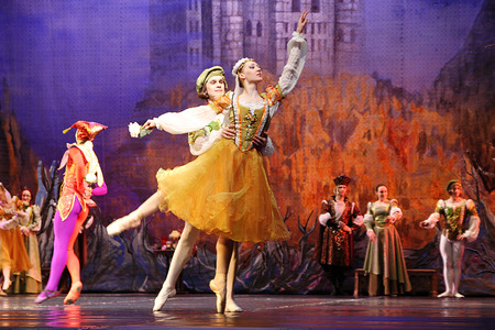 Ballerinas dancing in the theater Tchaikovsky's Swan Lakeのeditorial素材