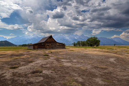 Abandoned barn in Wyoming.の写真素材