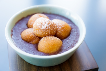Red bean soup with dumpling