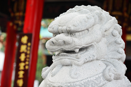 Chinese Lion statue in Wong Tai Sin Templeの写真素材