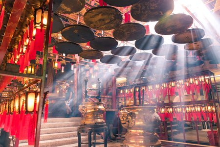 Central, Hong Kong, 10 May 2017 -: Interior lanterns of the Man Mo Temple in Hong kongのeditorial素材