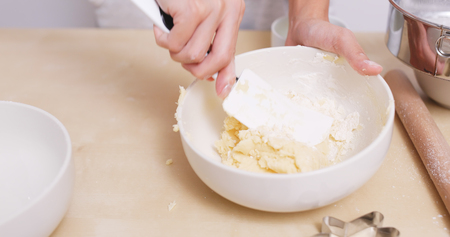 Mixing dough at home 
