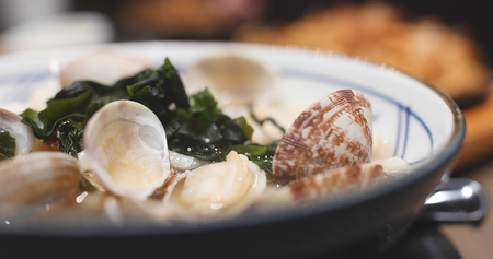 Clam soup udon in Japanese restaurant の写真素材