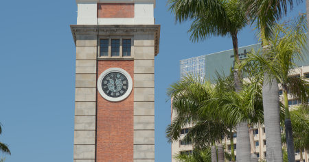Tsim Sha Tsui, Hong Kong, 09 March 2018:- Hong Kong clock tower のeditorial素材
