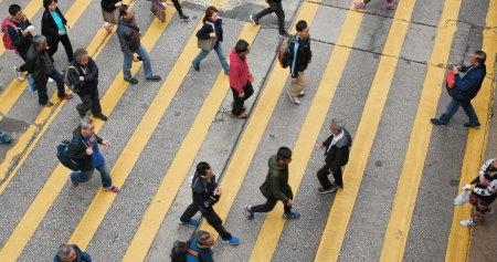 Mong Kok, Hong Kong 26 February 2018:- People walking in the streetのeditorial素材