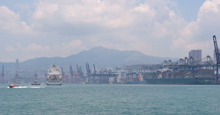 Kwai Tsing, Hong Kong, 02 May 2018:- Kwai Tsing Container Terminal in Hong Kongのeditorial素材