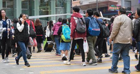 Mong Kok, Hong Kong, 28 February 2018:- Top view of people walking in the streetのeditorial素材