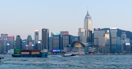 Victoria harbour, Hong Kong 16 January 2018:- Hong Kong at sunsetのeditorial素材