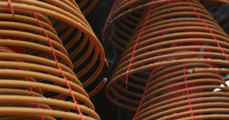 Tai Po, Hong Kong, 12 April 2018: -: Interior lanterns of the Man Mo Temple in Hong kongのeditorial素材