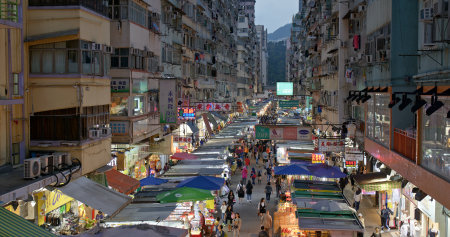Mong Kok, Hong Kong 21 March 2019: Hong Kong street market at nightのeditorial素材