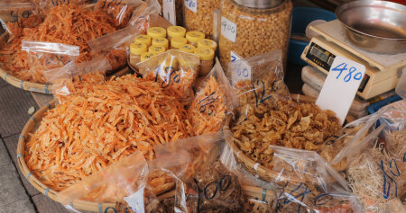 Cheung Chau, Hong Kong, 19 April 2018:- Traditional shop selling dried seafood in Hong Kongのeditorial素材