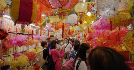 Yuen Long, Hong Kong 09 September 2021: Selling traditional mid autumn lantern in wet market in Hong Kongのeditorial素材