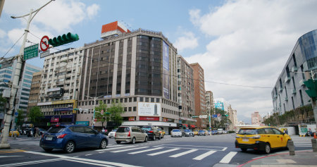 Taipei, Taiwan, 12 March 2022: Taipei city traffic in Zhongxiao East Roadのeditorial素材