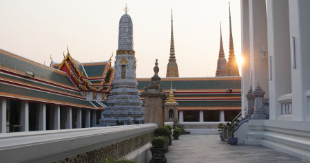 Bangkok, Thailand, 30 March 2020: Sunlight over Grand palace at Thailandのeditorial素材