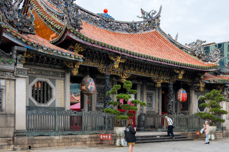Taipei, Taiwan 19 October 2023: Longshan Temple in Taipei cityのeditorial素材