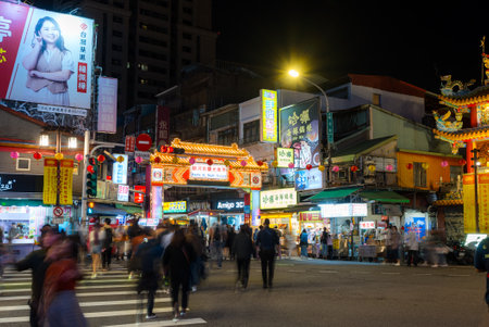 Taiwan 14 December 2023: Raohe st. night market in Taipei cityのeditorial素材