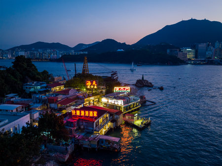Lei Yue Mun, Hong Kong 28 November 2021: Hong Kong fishing village at nightのeditorial素材
