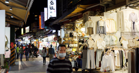 Taipei, Taiwan 08 April 2022: Shilin Night Marketのeditorial素材