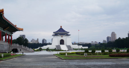 Taipei, Taiwan 17 March 2022: Chiang Kai-shek Memorial Hall in Taiwanのeditorial素材