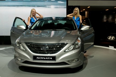MOSCOW, RUSSIA - August 26: Moscow International Automobile Salon 2010. Hyundai Sonata - russian premiereのeditorial素材