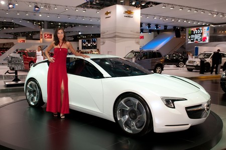 MOSCOW, RUSSIA - August 26: Moscow International Automobile Salon 2010. Opel Flextreme GT/E concept carのeditorial素材
