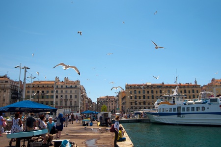 MARSEILLE, FRANCE - MAY 22, 2011: Old port (Vieux Port) - one of the main sight in Marseille on May 22, 2011, Franceのeditorial素材