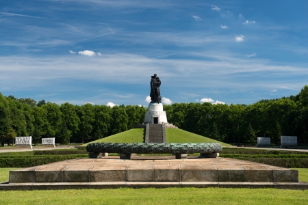 Memorial of the second world war and russian soldiers in Treptower park, Berlin のeditorial素材