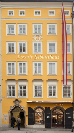 Old house on Getreidegasse where the W.A. Mozart was born on January 13, 2013 in Salzburg, Austria. Mozart is known as the one of the most famouse composers of the classical music.のeditorial素材