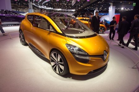 FRANKFURT, GERMANY - SEPTEMBER 11: Frankfurt international motor show (IAA) 2013. Renault Concept Carのeditorial素材