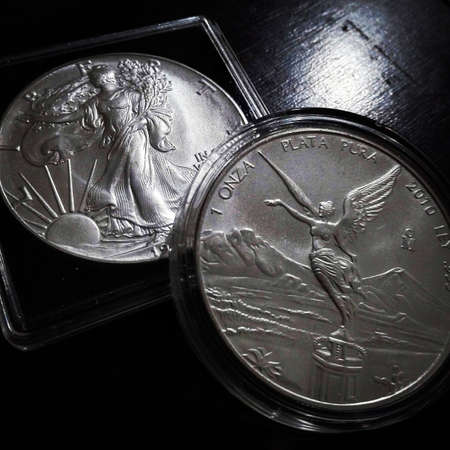 Silver ouncesの写真素材