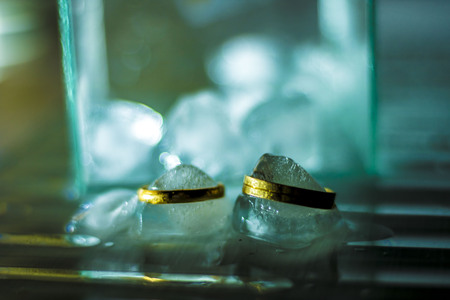 Wedding rings on iceの写真素材