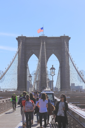 Sightseeing Brooklyn Bridge, New Yorkのeditorial素材