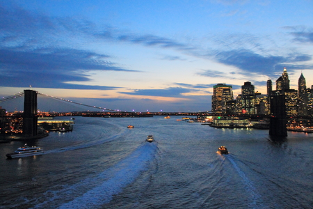Brooklyn Bridge in Evening, New Yorkの写真素材