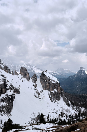 VIEW OF THE TRE CIME DI LAVAREDO HIKING AUTUMN IN DOLOMITE, ITALY