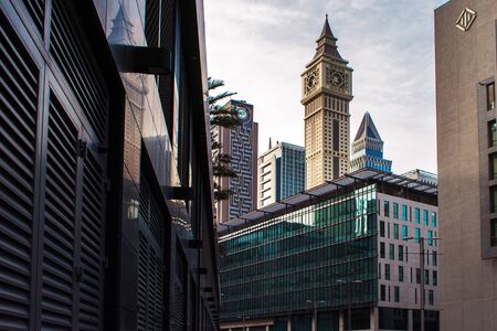 DUBAI, UNITED ARAB EMIRATES - APRIL 25, 2018: The streets of a large modern city. Skyscrapers Of Dubaiのeditorial素材