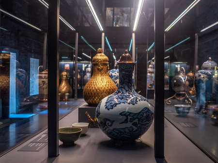 ISTANBUL, TURKEY - SEPTEMBER 21, 2019: Turkish history Museum, dishes and vasesのeditorial素材