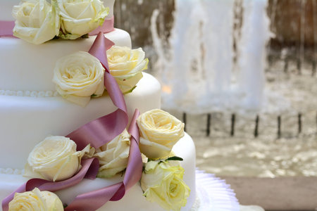 The wedding and the cakeの写真素材