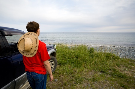 The young traveller at the sea.
