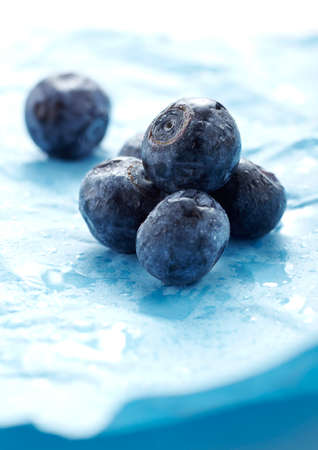Closeup fo Fresh blueberries on tableの写真素材