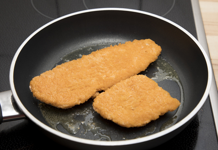 fish in a panの写真素材