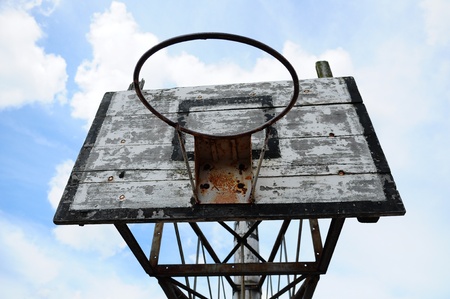 Old outdoor basketball hoopの写真素材