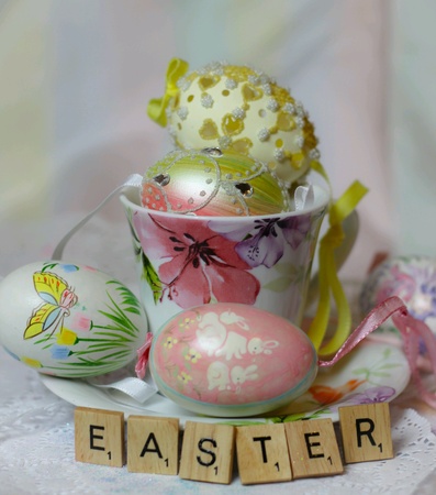 Easter egg seasonal greetingsの素材