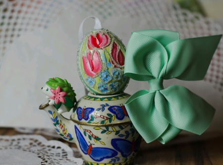 Watering can easter egg and a pokemon toyの素材