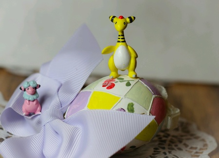 easter egg and a pokemon toyの素材