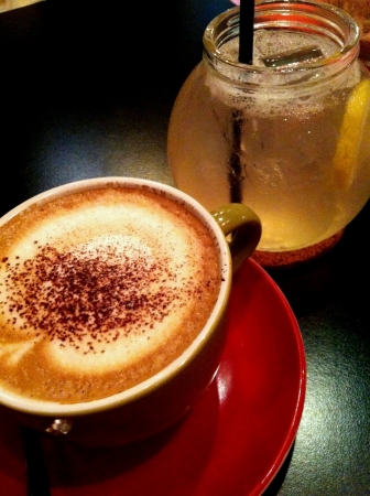 Cappuccino Hot versus Honey Lemon Iceの素材