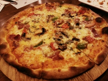 Thin crush Italian Pizza  の素材