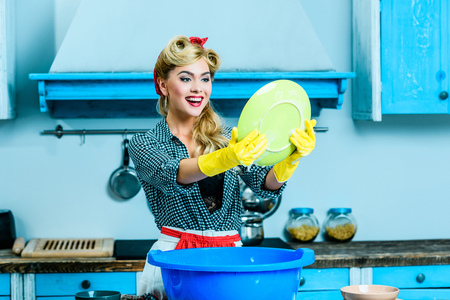 housewife washing dishesの写真素材