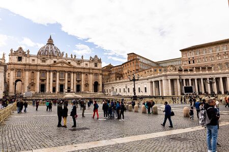 ROME, ITALY - JUNE 28, 2019: crowd of tourists in front of Basilica of st. peterのeditorial素材