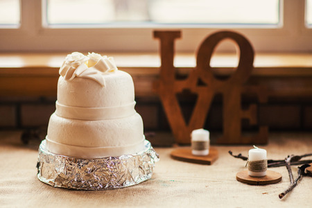 Photo wedding cake with candlesの写真素材