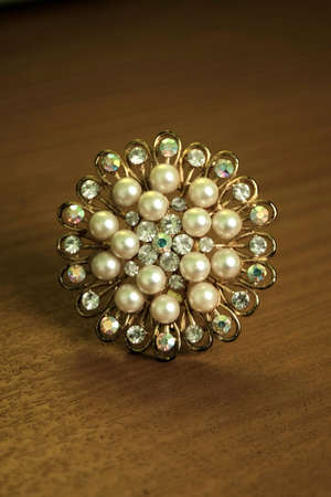 hairpin with wounded white jewels